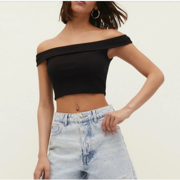 Urban Outfitters mikie Black off the shoulder top crop top size large - Picture 1 of 6